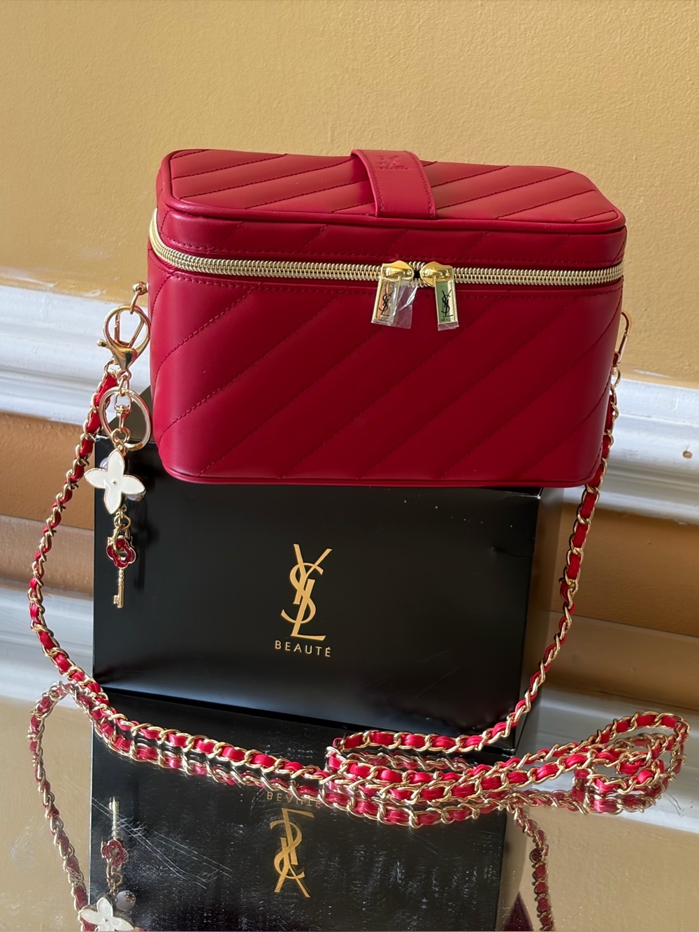 Yves Saint Laurent vanity case/crossbody bag - Picture 2 of 13